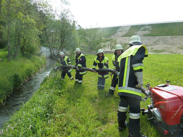 Einsatzübung zur Übergabe der neuen Tragkraftspritze